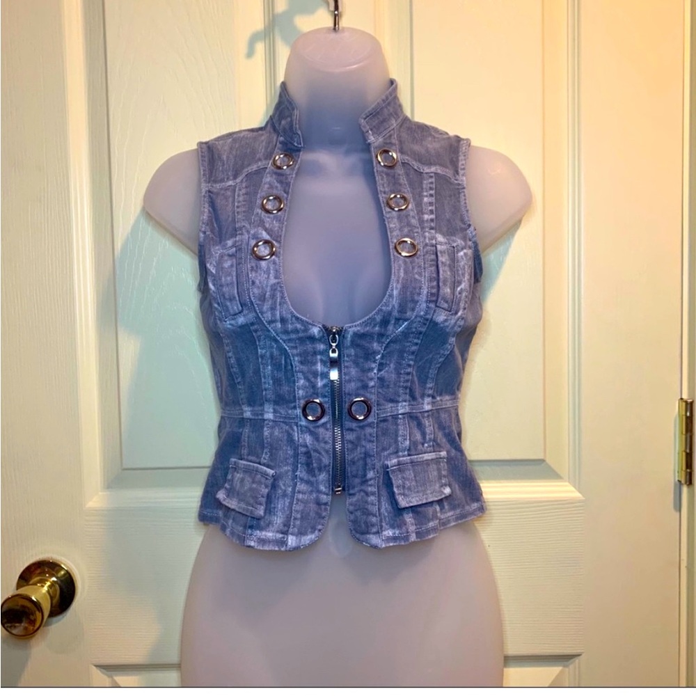 ENTRY DISTRESSED ZIPPERED VEST